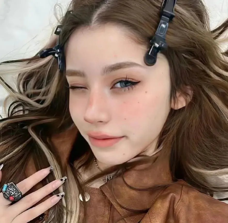 十二次亲密接触